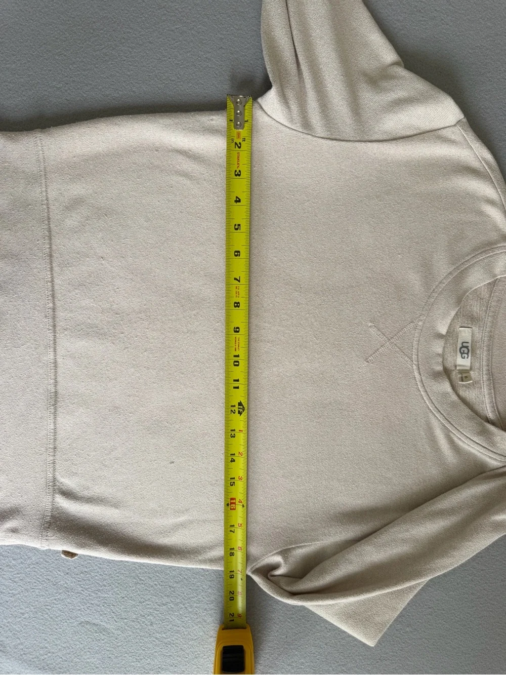 UGG Sweatshirt Pullover XS Women’s Soft Loungewear Beige Long Sleeve